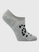 Calcetín invisible de corte bajo, color gris melange con estampado de manchas negras tipo dálmata.