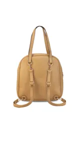 Mochila color bordó con doble asa superior, correas traseras regulables y bolsillo frontal con cierre. Se puede usar como mochila o como cartera.