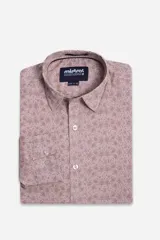 Camisa de hombre manga larga con estampado floral pequeño, confeccionada en algodón con textura tipo lino. Presenta cuello clásico, cartera abotonada y logo de la marca bordado en el pecho.