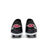 Championes de fútbol New Balance modelo 442, color negro con logo lateral en blanco y detalles en el talón. Presenta una estructura de cuero con suela de tapones diseñada para césped natural.