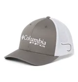 Gorra tipo trucker con frente estructurado en color gris y parte trasera de malla blanca. Presenta el logo de Columbia PFG bordado en el frente y un detalle gráfico de anzuelo en el lateral.