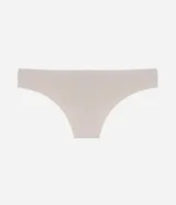 Bombacha tipo bikini de la marca Lov, confeccionada en tejido seamless de poliamida y elastano. Presenta un diseño básico y minimalista, ideal para el uso diario por su comodidad y suavidad al tacto.