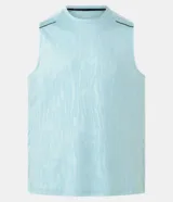 Musculosa deportiva Get Over para hombre, de color negro con estampa heat print sutil y detalles de líneas reflectivas en los hombros. Confeccionada en tejido de malla de poliéster respirable con tecnología Dry, cuenta con cuello redondo y corte regular.