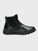Bota corta de cuero marrón estilo chelsea, con paneles elásticos laterales y suela gruesa de goma ranurada.