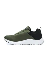 Championes de running Umbro modelo Argo, color verde militar con detalles en negro y suela blanca. Confeccionados en tejido de malla transpirable, cordones al tono y logo de la marca en el lateral.