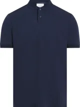 Chomba Calvin Klein azul marino de algodón suave con cuello mao, manga corta, cartera con dos botones, parche con micro logo en el pecho y calce clásico.