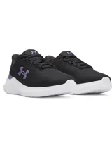 Championes de running Under Armour Phade RN 3 para mujer, con capellada de malla transpirable negra, entresuela blanca de amortiguación EVA, suela de goma y detalles en color lila en el logo lateral y el talón.