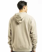 Buzo canguro negro con capucha, bolsillo frontal y corte oversized. Confeccionado en felpa de algodón y poliéster, con rib en puños y ruedo.