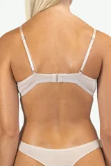 Sostén triangular blanco con breteles finos regulables.