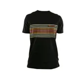 Remera negra de manga corta con cuello redondo y estampado de rayas horizontales en tonos naranja, marrón y blanco. Logo de Billabong en el pecho.