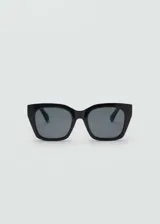 Lentes de sol Mossi de diseño cuadrado, con montura de pasta negra y cristales oscuros.