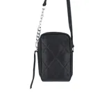 Bandolera negra de cuero con diseño capitoneado. Tiene correa desmontable combinada de cadena plateada y cuero.