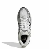 Championes Adidas Spiritain 2000 de diseño running retro, color blanco con detalles plateados y las clásicas tres tiras en negro. Incorpora tecnología adiprene+ en la suela para mayor amortiguación.