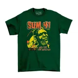 Remera de algodón color verde con estampa frontal de la banda Sum 41, con la frase 'Does this look infected?' y diseño gráfico alusivo al álbum.