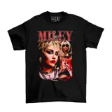 Remera negra de algodón con estampado gráfico de Miley Cyrus en tonos rojos y blancos, con diseño estilo vintage.