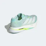 Championes de running Adidas Adizero Boston 13, color celeste con detalles en blanco y amarillo.