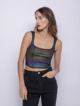 Top negro al cuerpo sin mangas, confeccionado en tela elástica con pequeños destellos metálicos y degradé de colores.