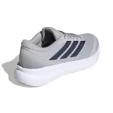 Championes de running Adidas Runfalcon 6, color gris con las clásicas tres tiras en azul marino y suela blanca con tecnología Cloudfoam.