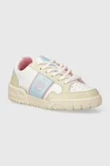 Zapatillas deportivas Chiara Ferragni de cuero blanco con detalles en celeste y rosa. Presentan el logo de la marca en el lateral y cordones blancos.