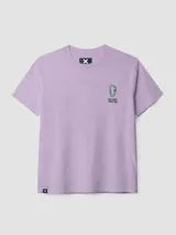 Camiseta lila de algodón orgánico, con corte oversize y estampado gráfico colorido en la espalda.