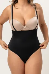 Faja abdominal colaless negra, reforzada en la zona abdominal, confeccionada en lycra con fibra LYCRA® XTRA LIFE™. Tiene breteles desmontables regulables y broche en la entrepierna con fundillo de algodón 100%.