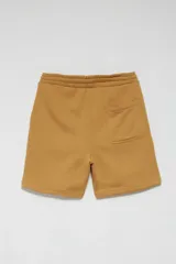 Bermuda deportiva de corte recto y ajuste cómodo, confeccionada en tejido de algodón con cintura elástica y cordón de ajuste interno.