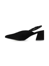 Zapato slingback Matrix de fiesta color negro, confeccionado en cuero nobuck con taco cuadrado forrado y punta fina. Cuenta con tira ajustable en el talón con hebilla metálica.