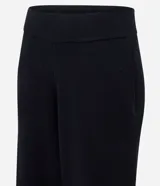Pantalón recto color tostado de tricot con cintura estructurada y regulación en la botamanga.
