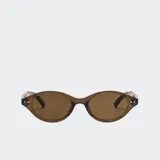 Lentes de sol con armazón ovalado de plástico reciclado en tono marrón traslúcido y cristales en tono marrón con protección UV.
