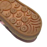 Championes adidas Gazelle Bold con diseño de plataforma triple, confeccionados en gamuza color marrón oscuro con detalles en rosa claro. Presentan las icónicas tres tiras laterales y suela de goma con relieve.