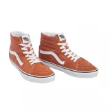 Championes Vans modelo SK8-HI de caña alta, color terracota con detalles en blanco. Confeccionados en una combinación de gamuza y lona, presentan la icónica banda lateral de la marca, cordones blancos y suela de goma vulcanizada.