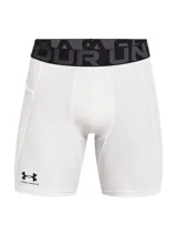 Short de compresión Under Armour de la línea HeatGear, diseñado para entrenamiento de alto rendimiento. Presenta un ajuste ceñido al cuerpo, cintura elástica ancha con logo de la marca, paneles de malla para ventilación y un bolsillo lateral Strength Pocket.