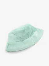 Gorro tipo bucket blanco de piel sintética.