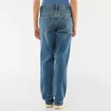 Pantalón de jean azul con corte recto y cintura elástica diseñada para el embarazo.