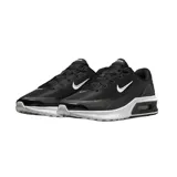 Championes Nike Air Max BIA color negro, con capellada de malla ligera, unidad Max Air visible en el talón y suela de goma con tracción.
