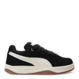 Championes urbanos Puma modelo Park Luna SD, con diseño inspirado en el skate. Presentan una capellada de gamuza negra con la icónica franja lateral de Puma en color blanco, cordones gruesos, entresuela de goma color crema y suela de caucho en tono caramelo.