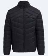 Campera ultraligera de cuello alto con cierre frontal por cremallera. Presenta un diseño acolchado con costuras en forma de V, mangas largas con puños ajustados y bolsillos laterales con cierre. Incluye saco para guardar.