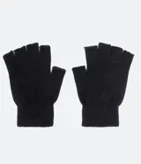 Par de guantes negros tejidos, sin dedos y con puño acanalado.