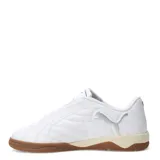 Championes de fútbol sala Puma modelo Tifosi Calcio Ls, color blanco con la franja característica de la marca en negro y suela de goma color caramelo.