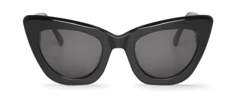 Lentes de sol Mr Boho modelo Tabarca, color negro con forma de ojo de gato.