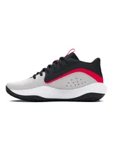 Championes de básquetbol Under Armour Lockdown 7, con diseño en combinación de colores gris, negro y detalles en rojo. Presentan parte superior de malla transpirable con superposiciones de cuero, entresuela de EVA para mayor amortiguación y suela de caucho con patrón de tracción en espiga.
