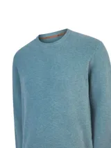 Sweater RKF modelo Angri para hombre, de color azul melange, confeccionado en tejido tipo waffle con cuello redondo, mangas largas y puños y ruedo elásticos.
