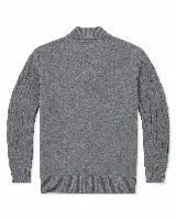 Saco largo de punto gris con escote en V, botones frontales, bolsillos aplicados y mangas largas con diseño de ochos.