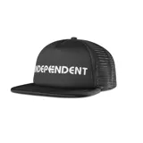 Gorra negra tipo trucker de la colaboración entre Etnies e Independent, con logo de Independent bordado en blanco en el panel frontal y paneles traseros de malla.
