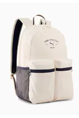 Mochila Puma Phase Class Athletics color beige con detalles en azul marino y gris. Cuenta con dos bolsillos frontales con cierre, bolsillos laterales de red, asas ajustables y estampado gráfico de la marca en el frente.