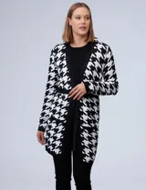 Cardigan largo con estampado de pata de gallo en blanco y negro, con lazo de ajuste en la cintura.