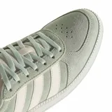 Championes Adidas Breaknet Sleek, color verde menta con las clásicas tres tiras de Adidas en blanco y suela de goma.