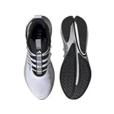 Championes Adidas Alphaboost V2 blancos con detalles en negro y gris. Capellada de malla, mediasuela Boost y amortiguación Adiprene+.