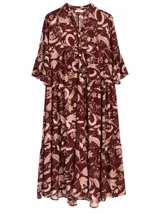 Vestido largo bordó con estampado floral en tonos claros, escote en V con botones frontales, mangas tres cuartos acampanadas y diseño en niveles.