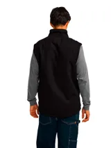 Chaleco Caterpillar modelo Sherpa Lined Vest de color negro, con cuello alto, cierre frontal de cremallera, bolsillos delanteros tipo canguro, bolsillo en el pecho con cierre y forro interior.